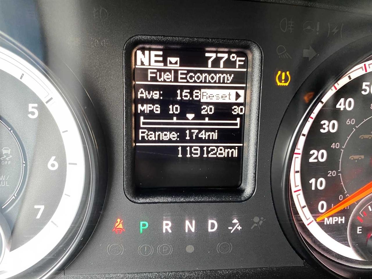 RAM 1500 SLT Quad Cab 4WD 2014