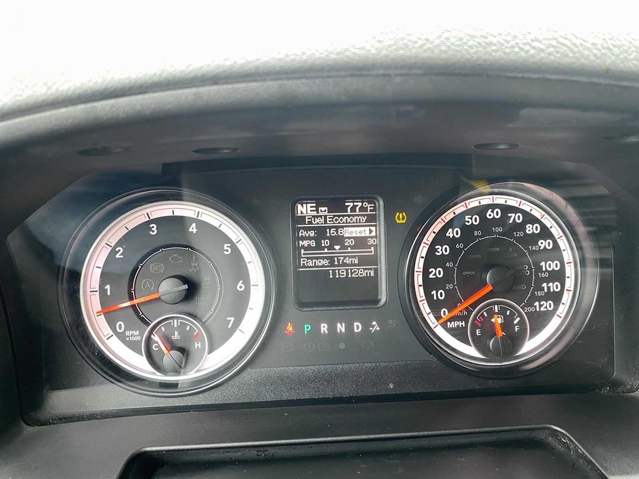 RAM 1500 SLT Quad Cab 4WD 2014