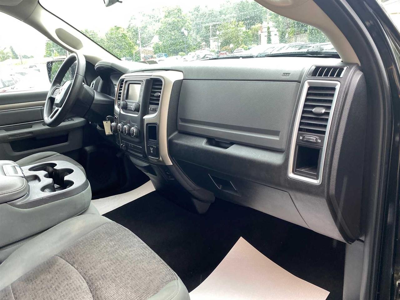 RAM 1500 SLT Quad Cab 4WD 2014