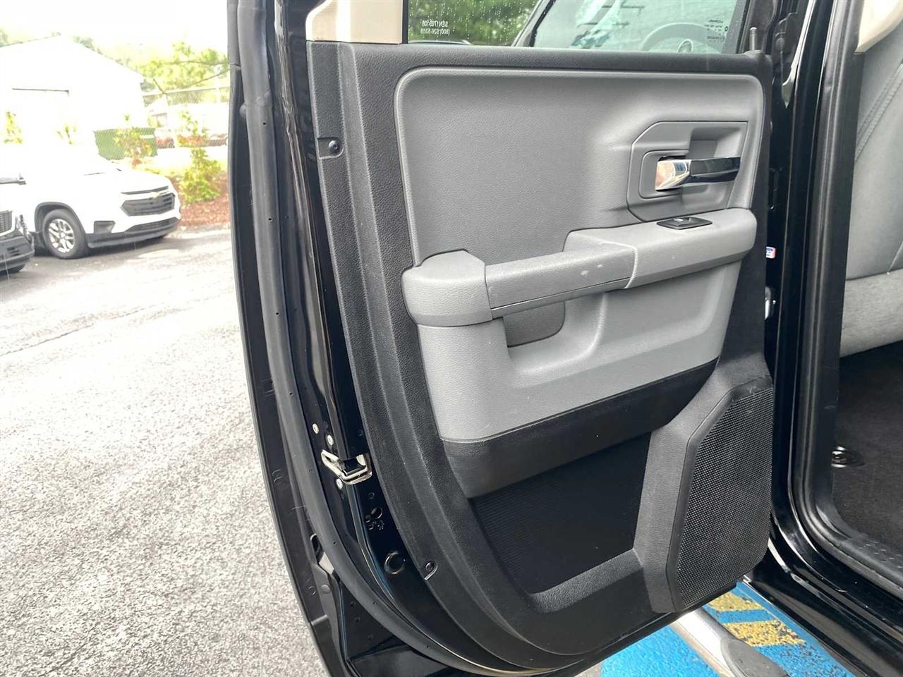 RAM 1500 SLT Quad Cab 4WD 2014