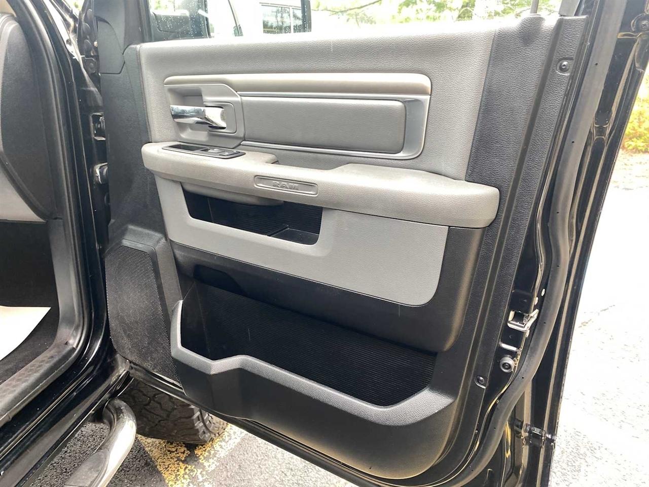 RAM 1500 SLT Quad Cab 4WD 2014