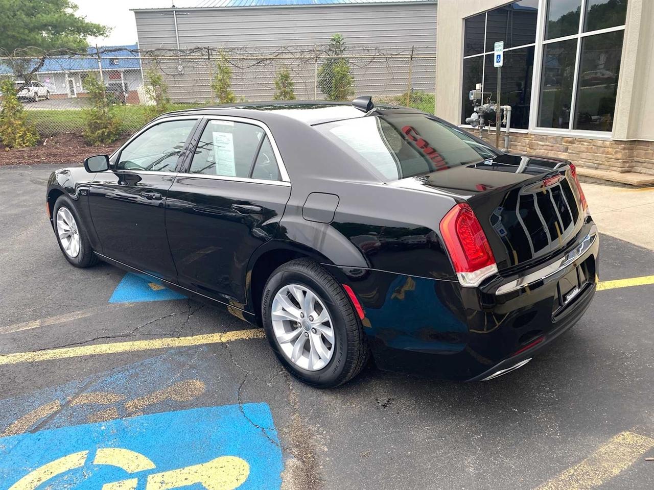 Chrysler 300 Limited RWD 2015