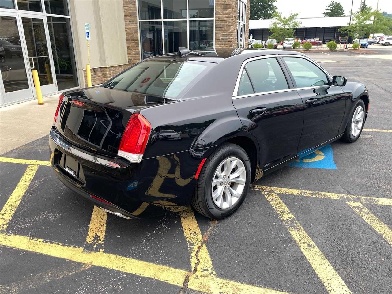 Chrysler 300 Limited RWD 2015