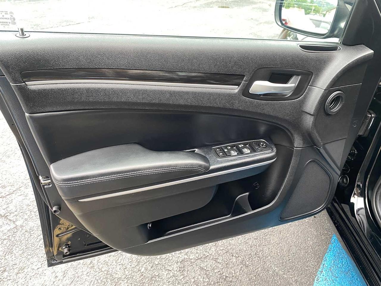 Chrysler 300 Limited RWD 2015