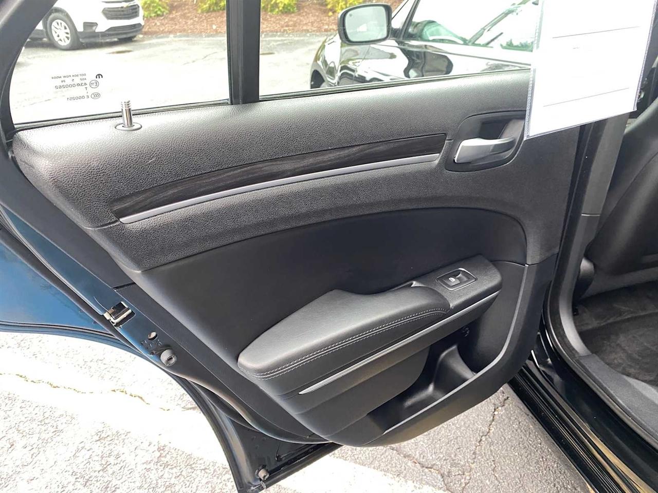 Chrysler 300 Limited RWD 2015