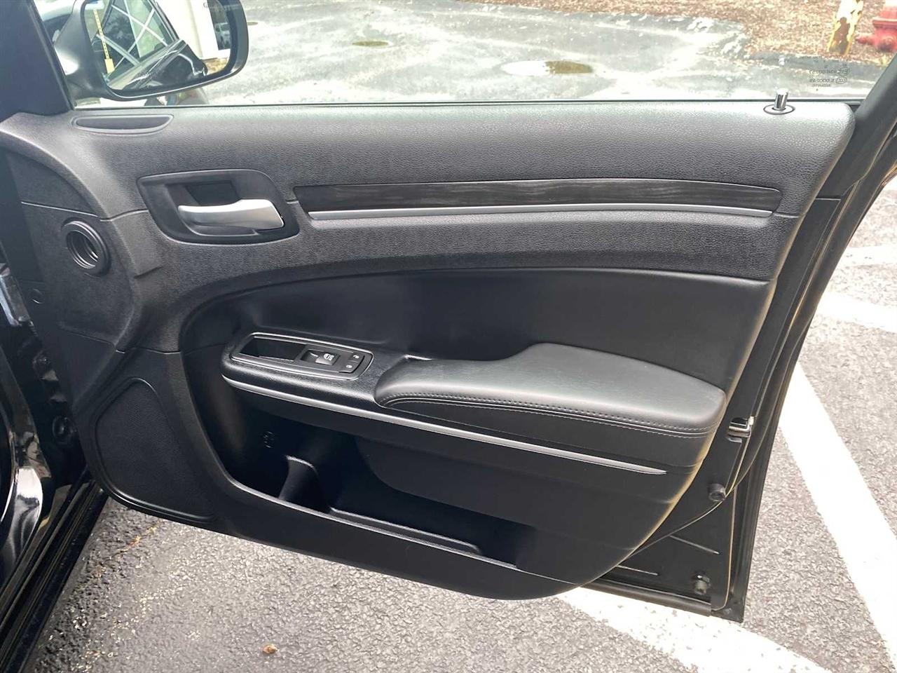 Chrysler 300 Limited RWD 2015