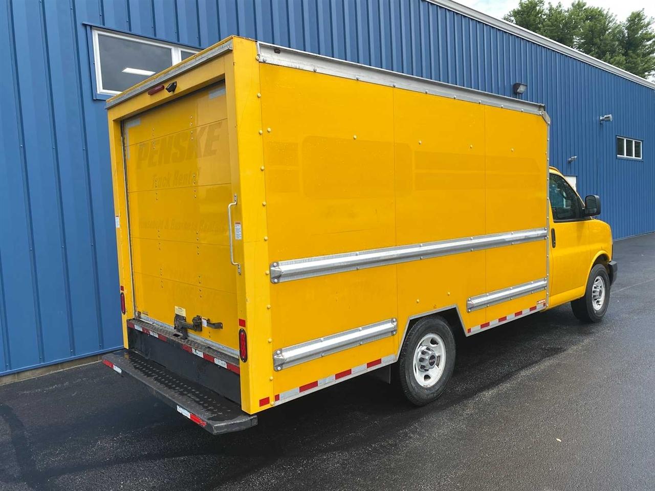 GMC Savana G3500 139 in. 2018