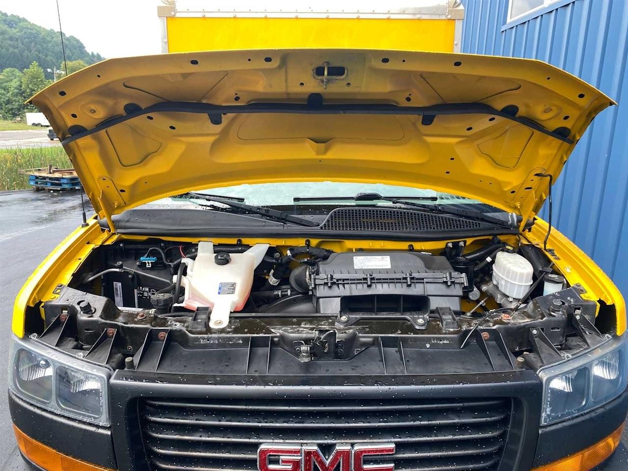 GMC Savana G3500 139 in. 2018