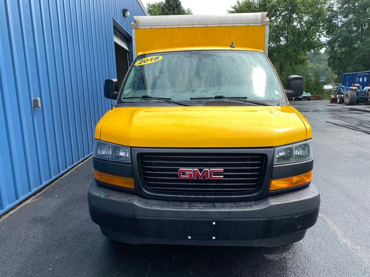 GMC Savana G3500 139 in. 2018