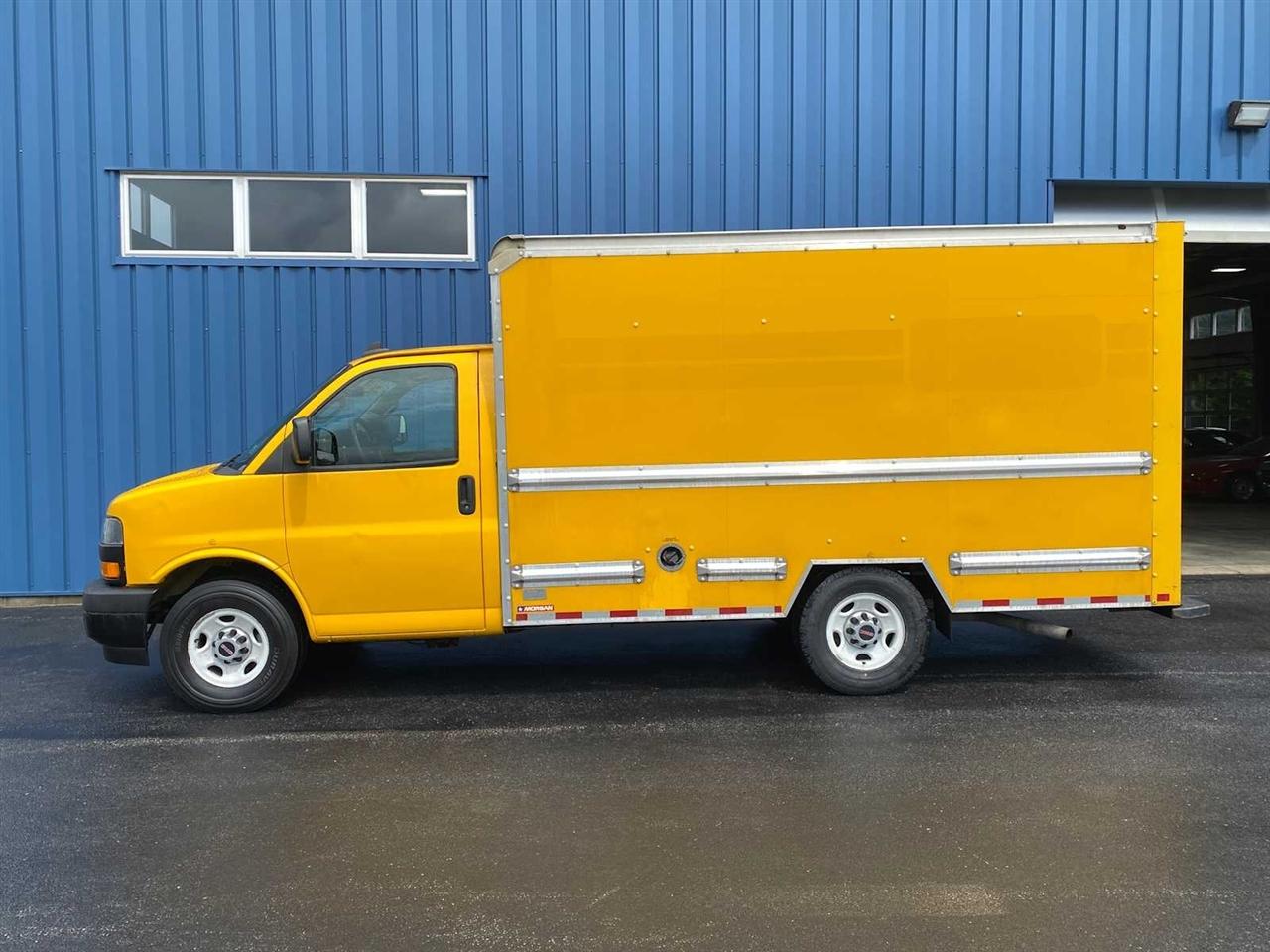 GMC Savana G3500 139 in. 2018