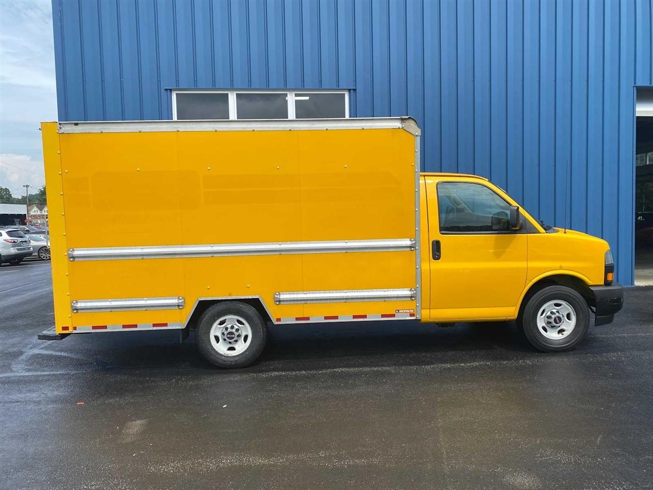 GMC Savana G3500 139 in. 2018