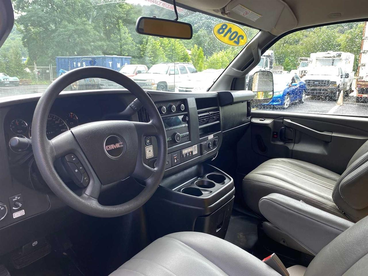 GMC Savana G3500 139 in. 2018