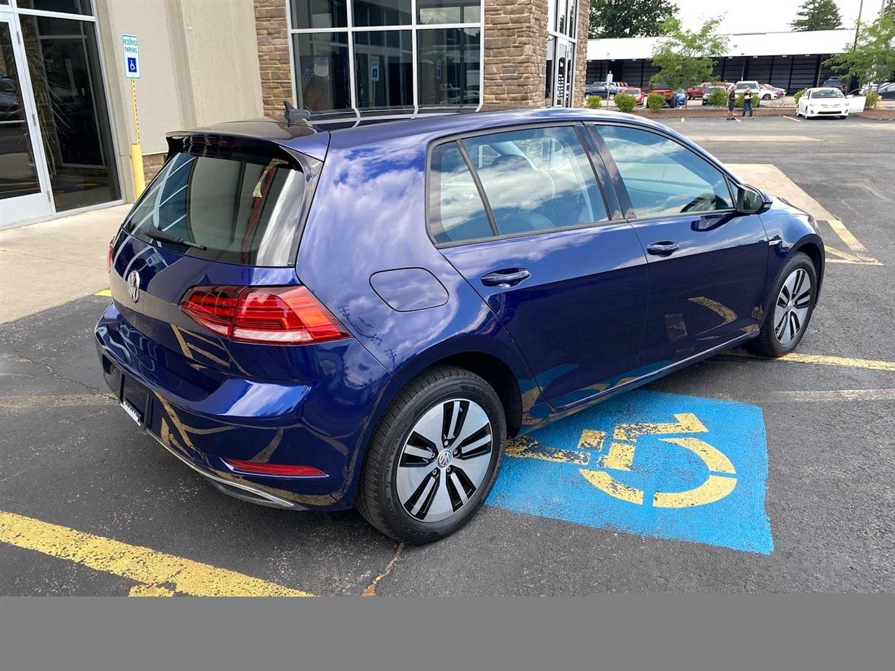 Volkswagen e-Golf SE 2017