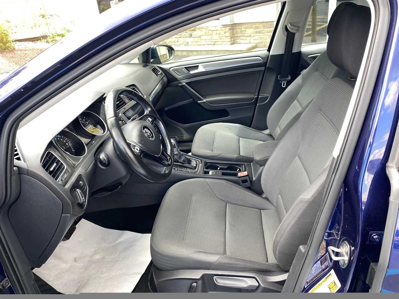 Volkswagen e-Golf SE 2017