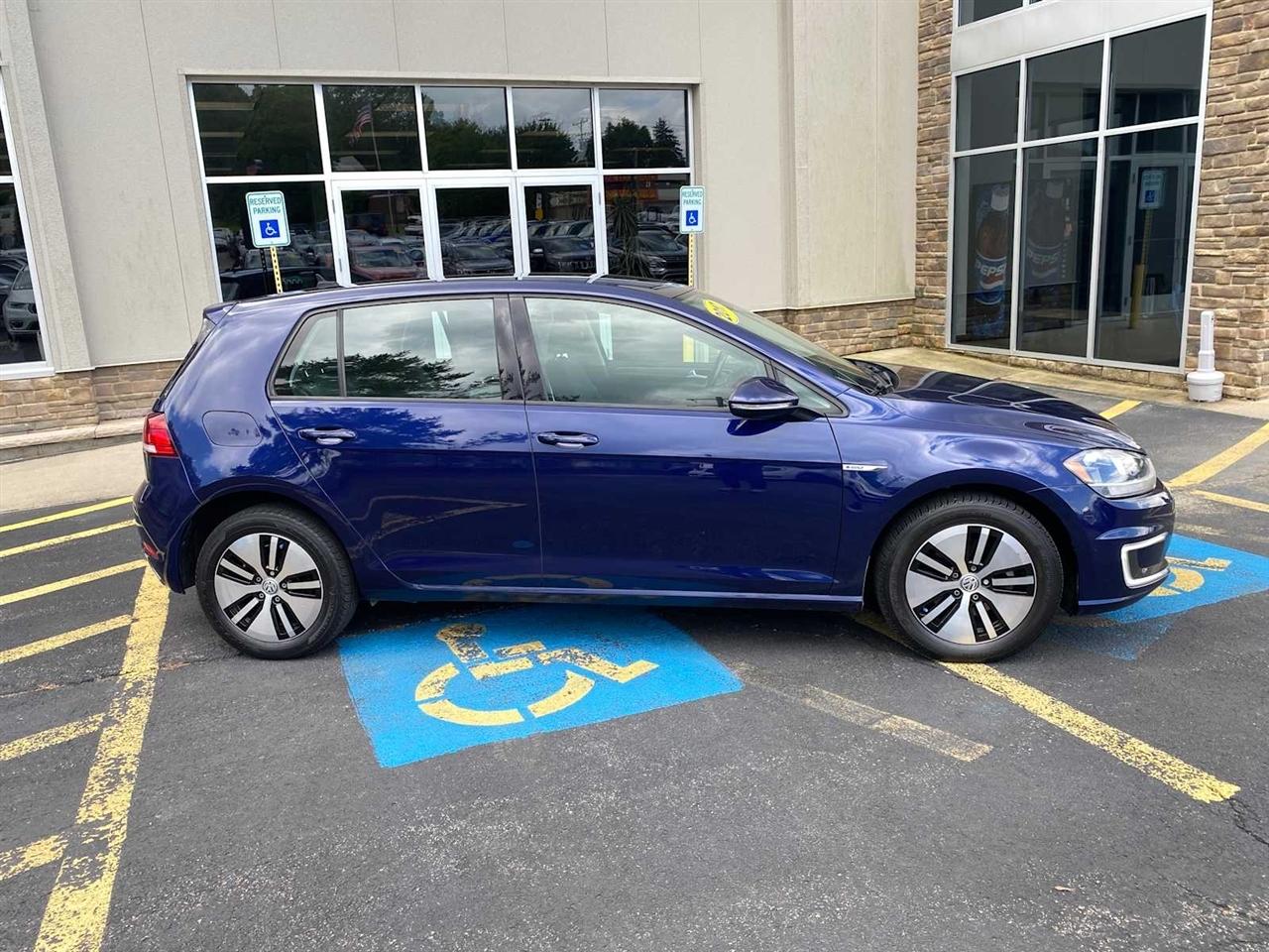 Volkswagen e-Golf SE 2017