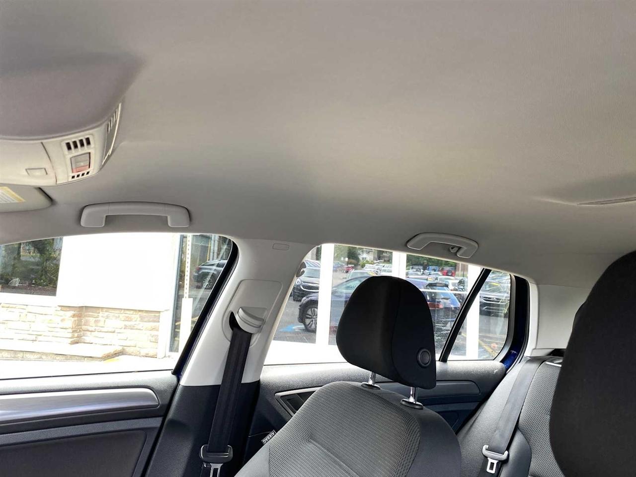 Volkswagen e-Golf SE 2017
