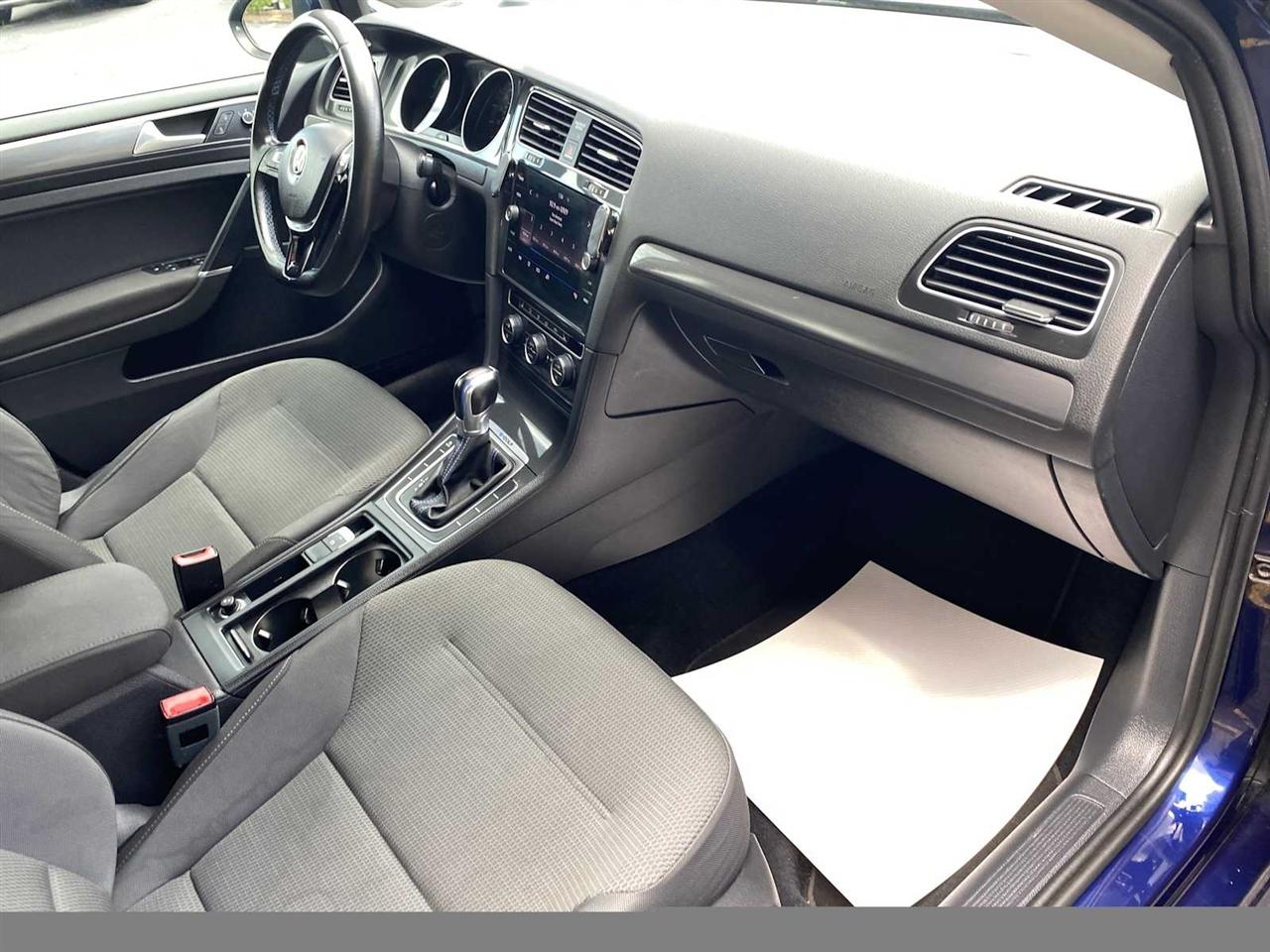 Volkswagen e-Golf SE 2017