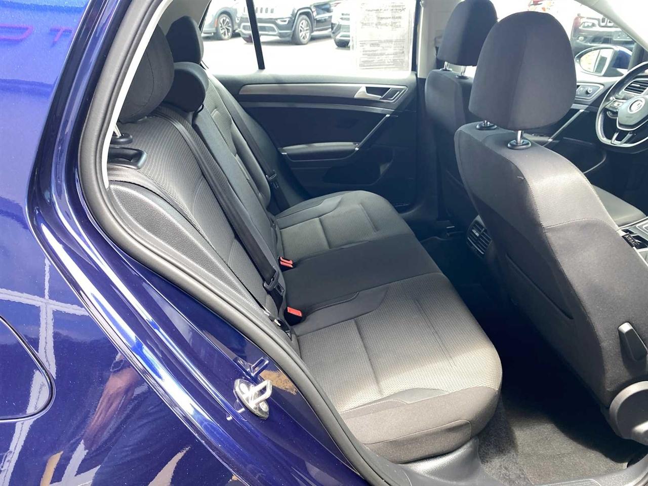 Volkswagen e-Golf SE 2017
