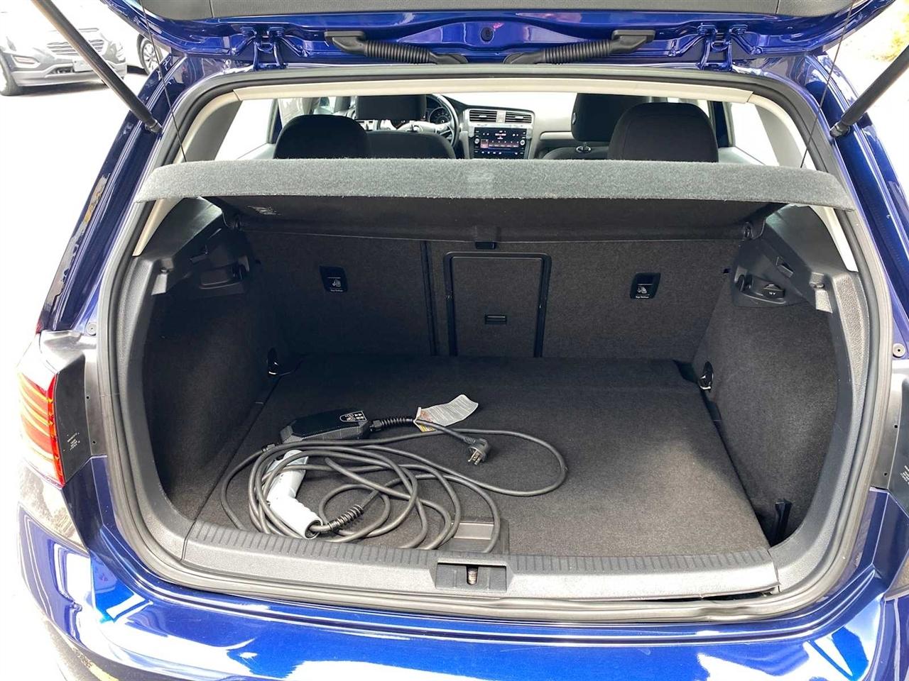 Volkswagen e-Golf SE 2017