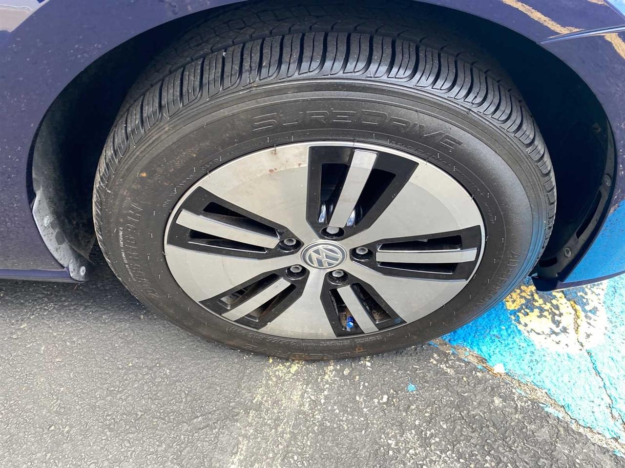 Volkswagen e-Golf SE 2017