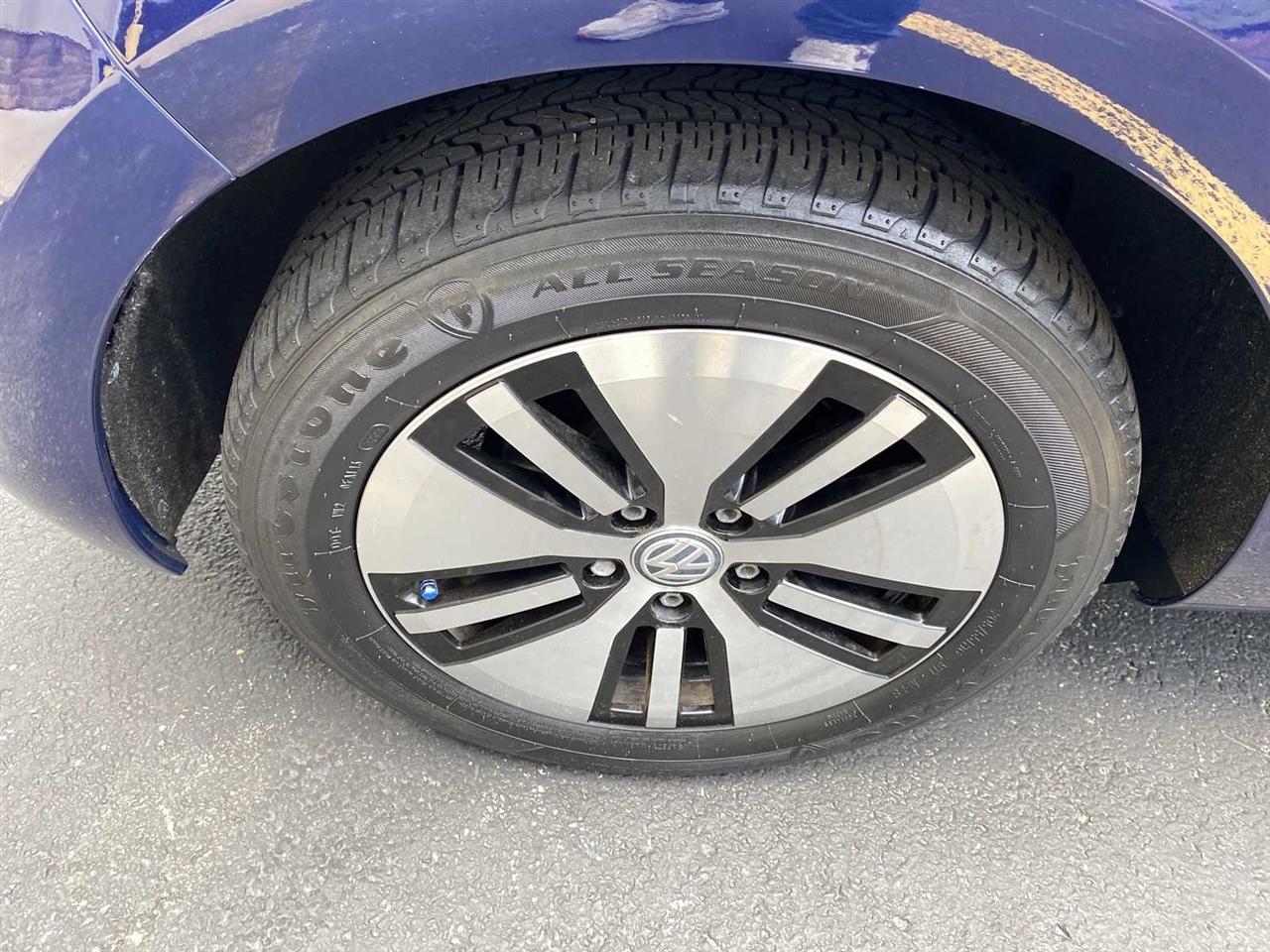 Volkswagen e-Golf SE 2017