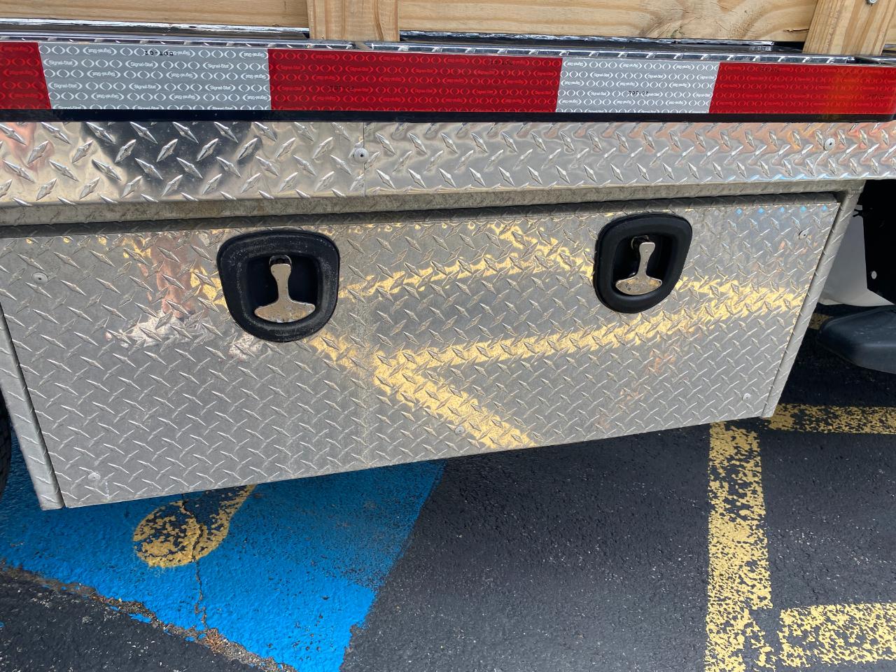 Ford F-550 Regular Cab DRW 4WD 2015