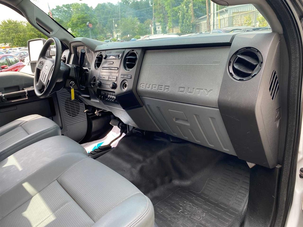 Ford F-550 Regular Cab DRW 4WD 2015