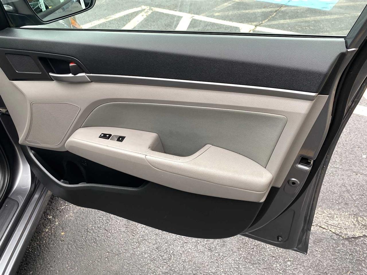 Hyundai Elantra Value Edition Auto 2018