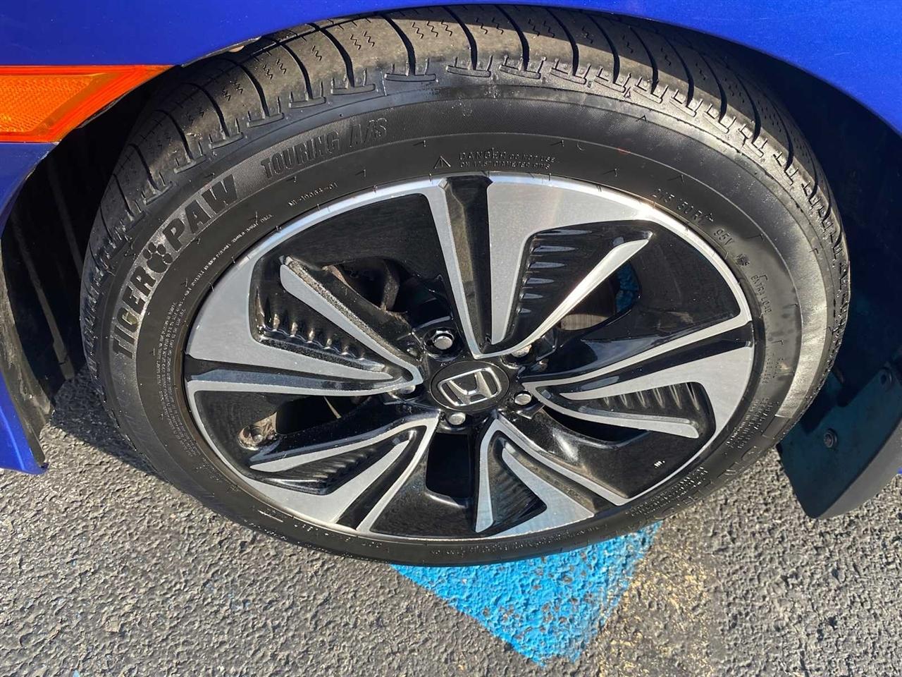 Honda Civic EX-T Sedan CVT 2017
