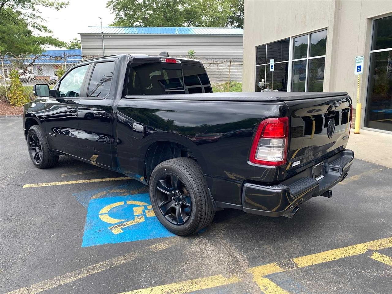 RAM 1500 Big Horn Quad Cab 4WD 2021