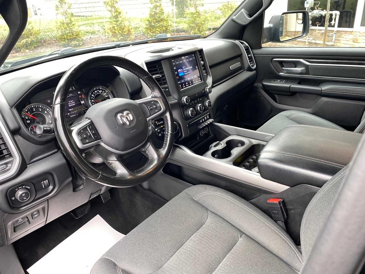 RAM 1500 Big Horn Quad Cab 4WD 2021