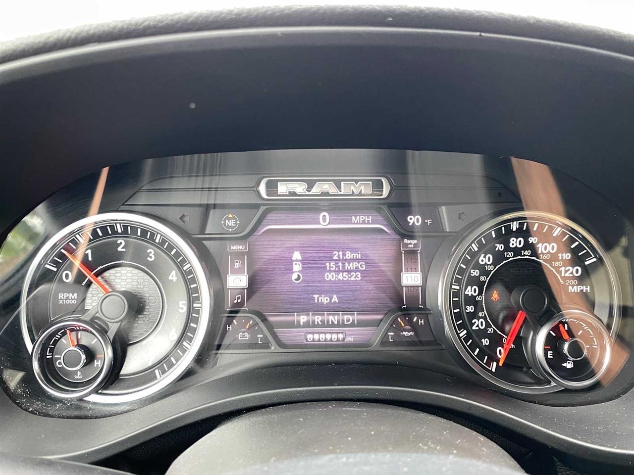 RAM 1500 Big Horn Quad Cab 4WD 2021