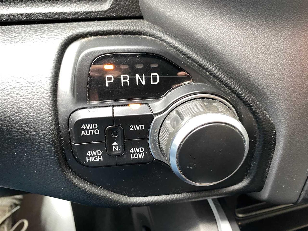 RAM 1500 Big Horn Quad Cab 4WD 2021