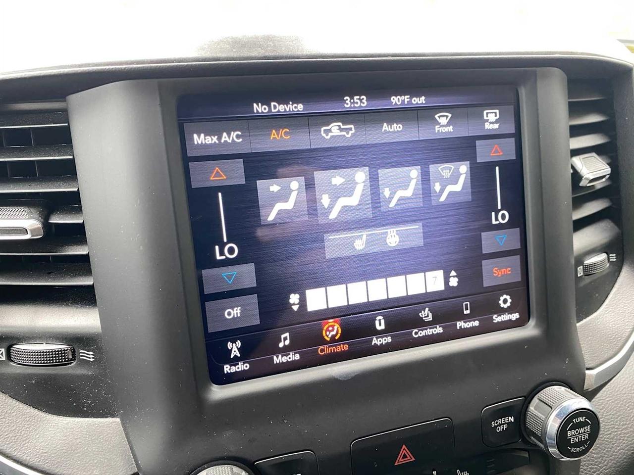 RAM 1500 Big Horn Quad Cab 4WD 2021