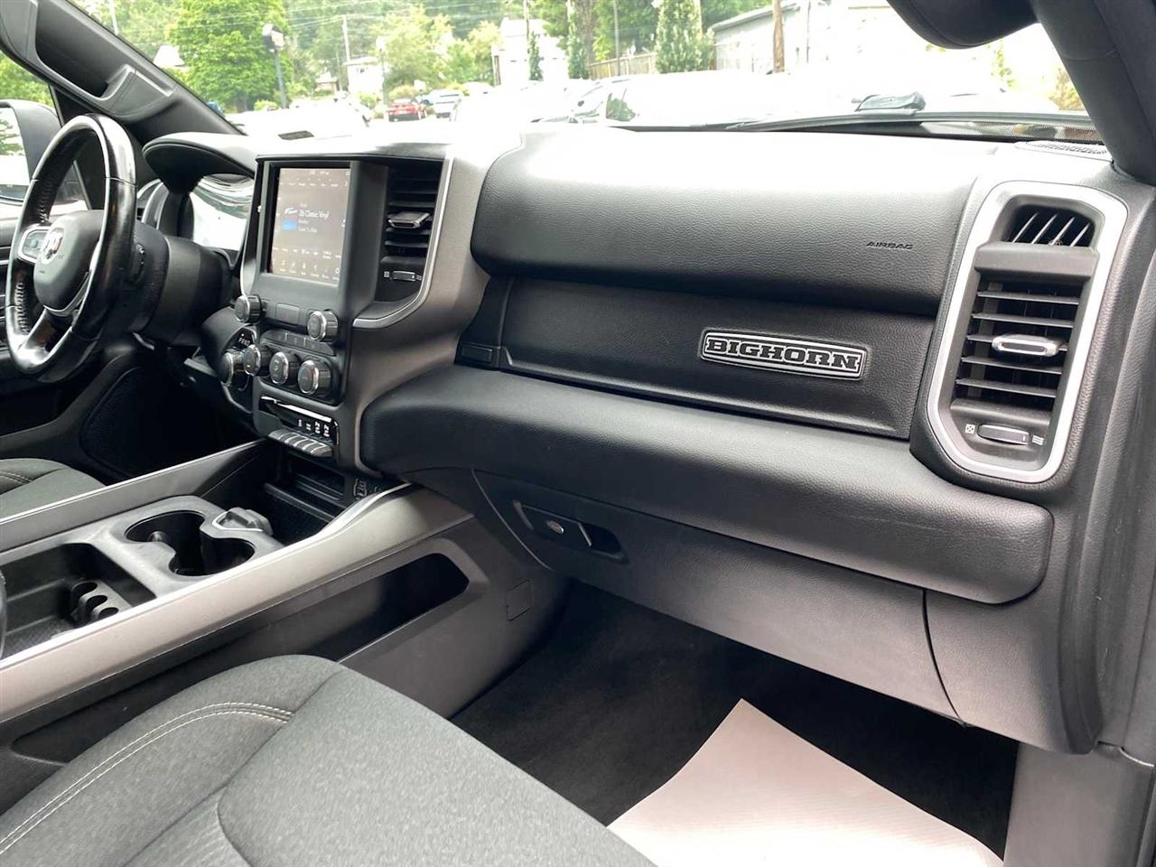 RAM 1500 Big Horn Quad Cab 4WD 2021