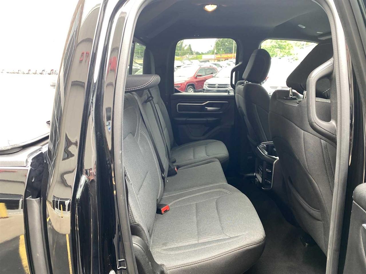 RAM 1500 Big Horn Quad Cab 4WD 2021