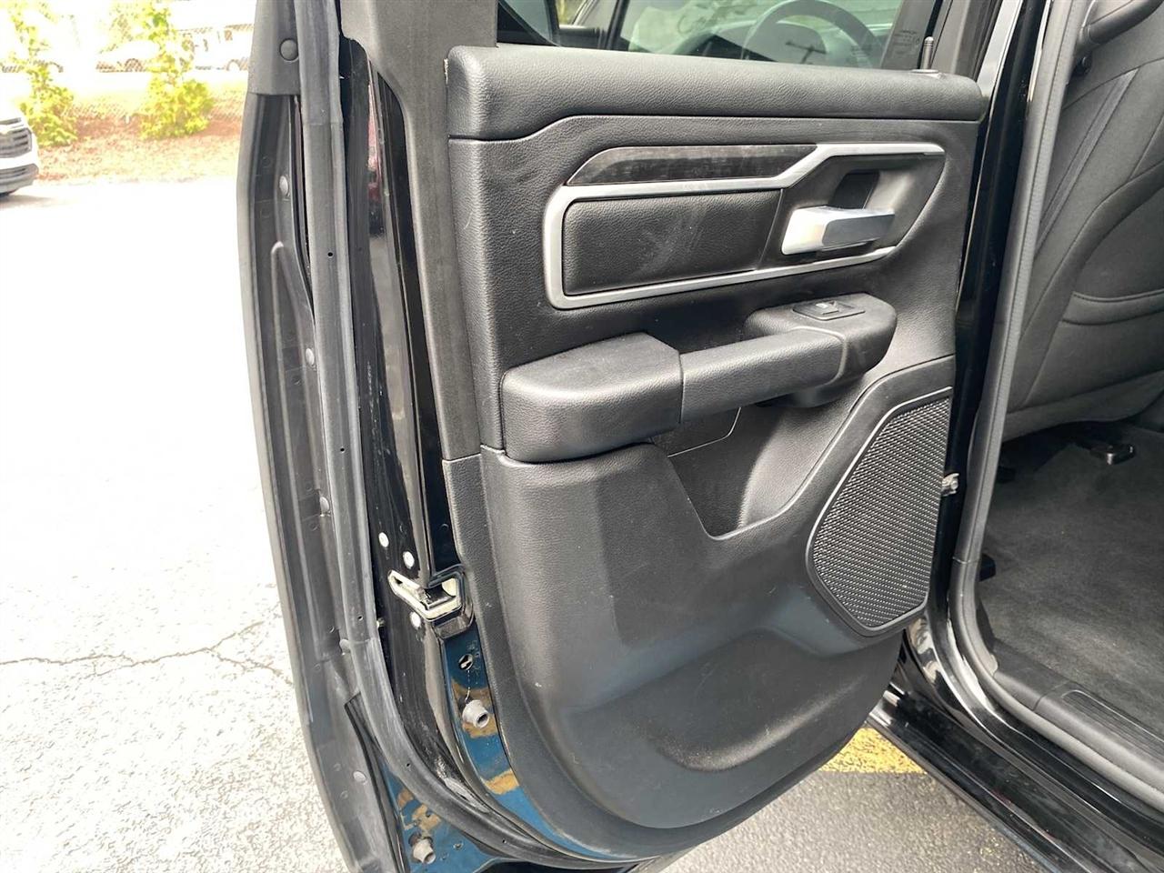 RAM 1500 Big Horn Quad Cab 4WD 2021