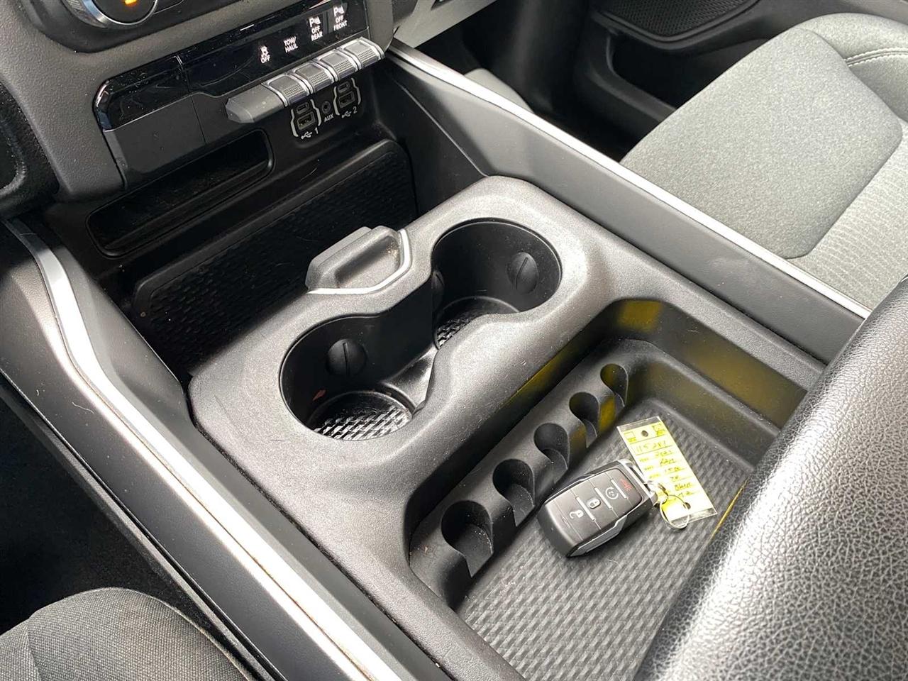 RAM 1500 Big Horn Quad Cab 4WD 2021