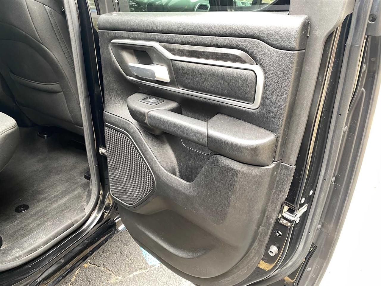 RAM 1500 Big Horn Quad Cab 4WD 2021