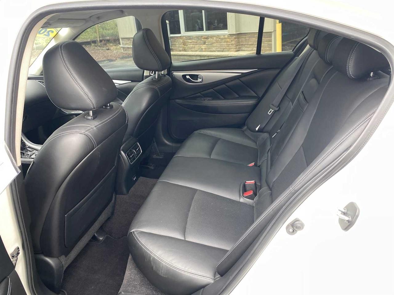 Infiniti Q50 3.0t LUXE AWD 2021