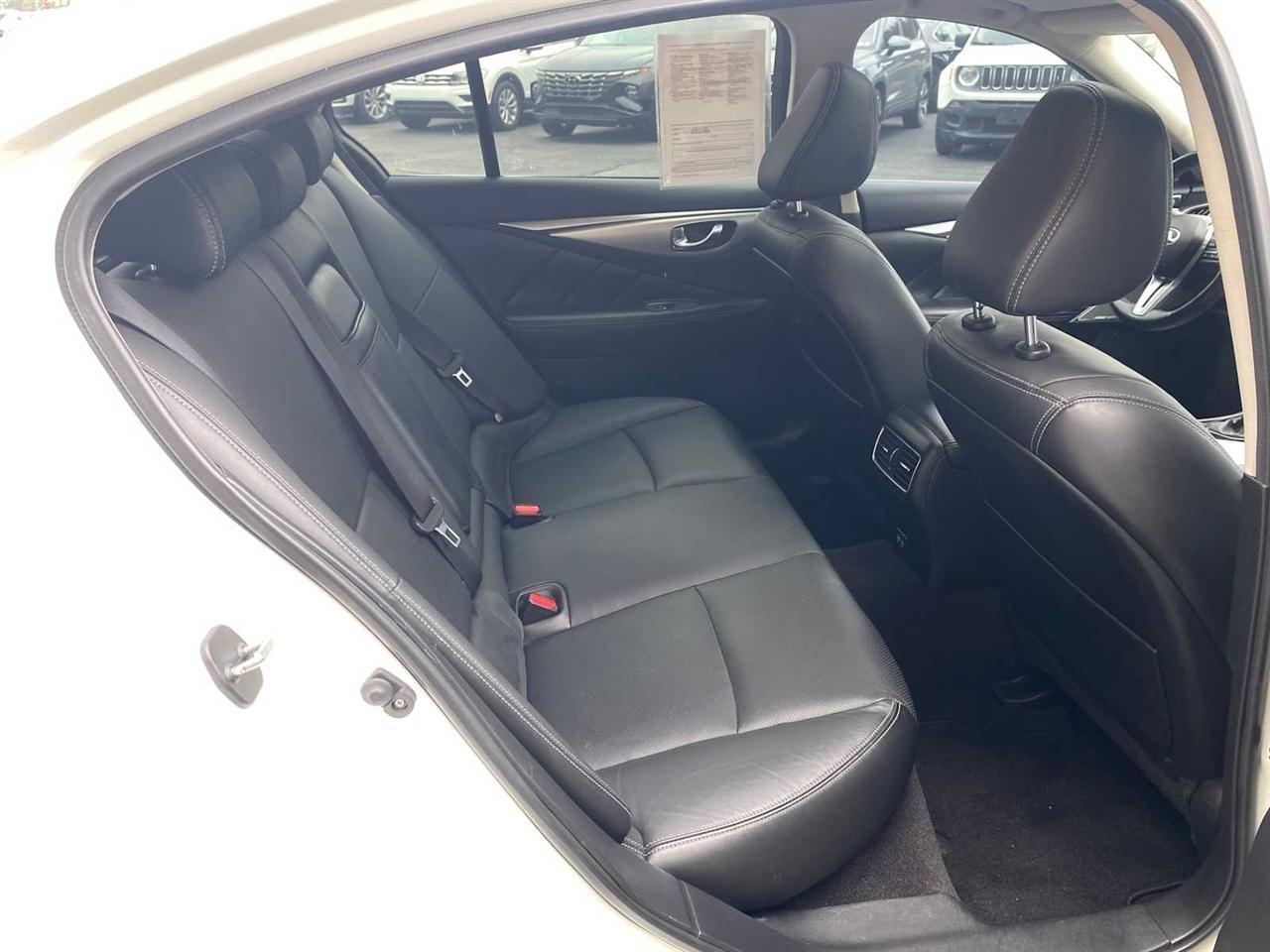 Infiniti Q50 3.0t LUXE AWD 2021