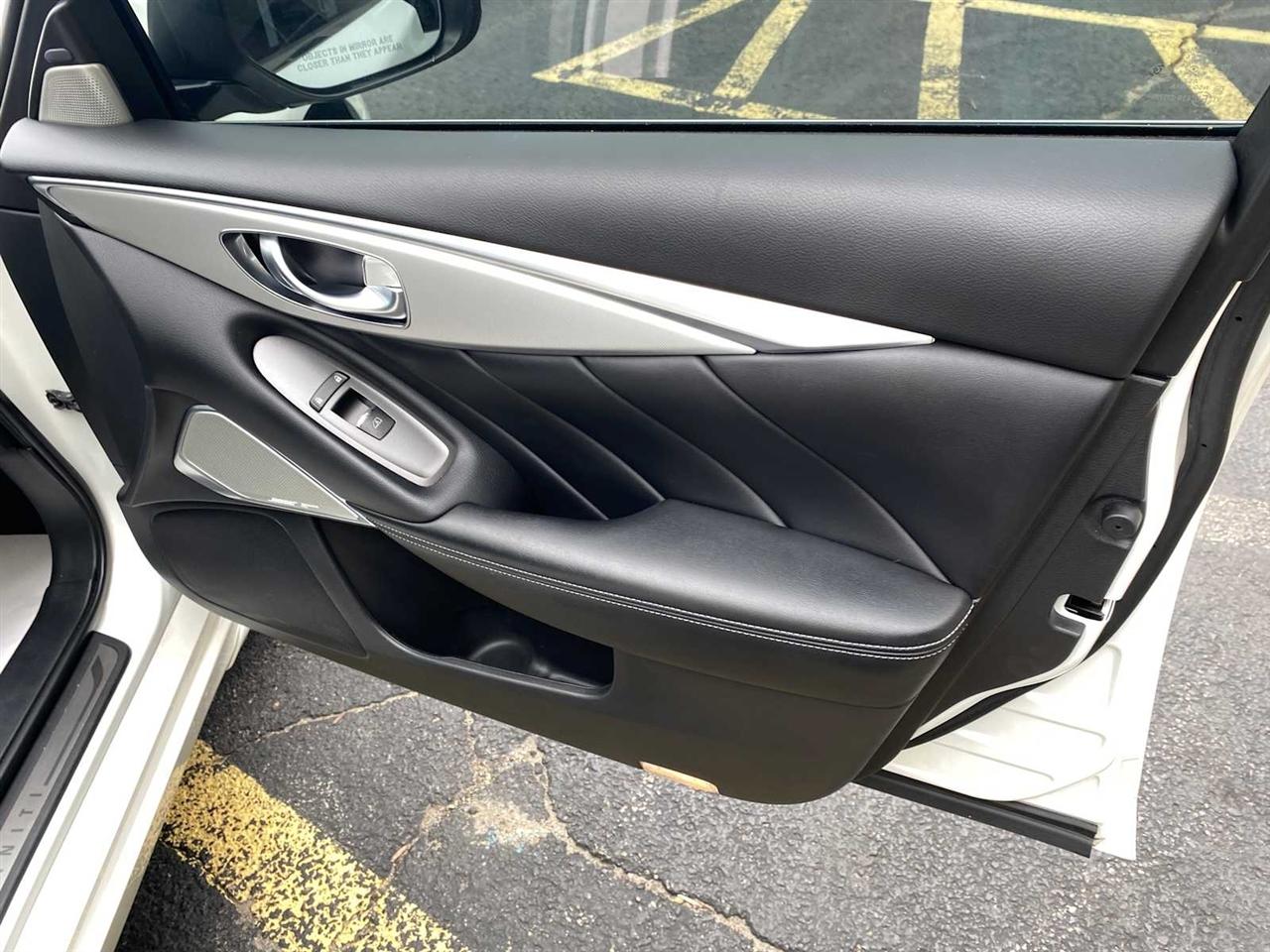 Infiniti Q50 3.0t LUXE AWD 2021