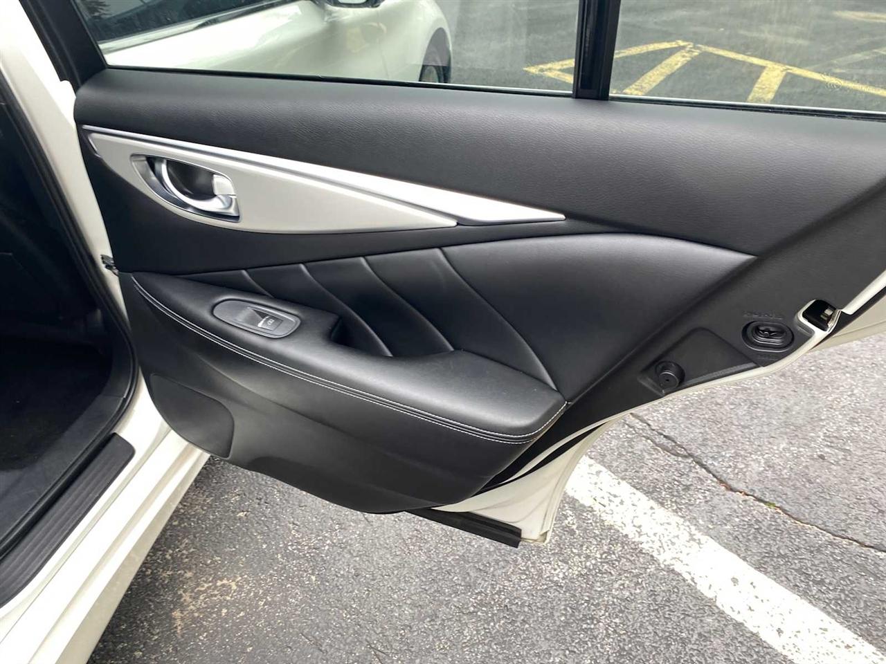 Infiniti Q50 3.0t LUXE AWD 2021