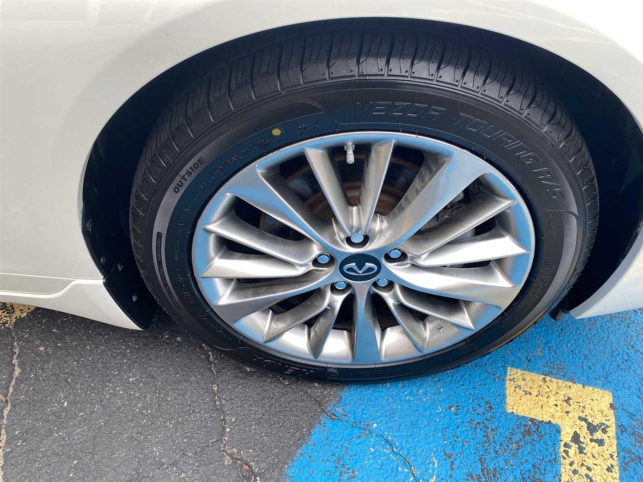 Infiniti Q50 3.0t LUXE AWD 2021
