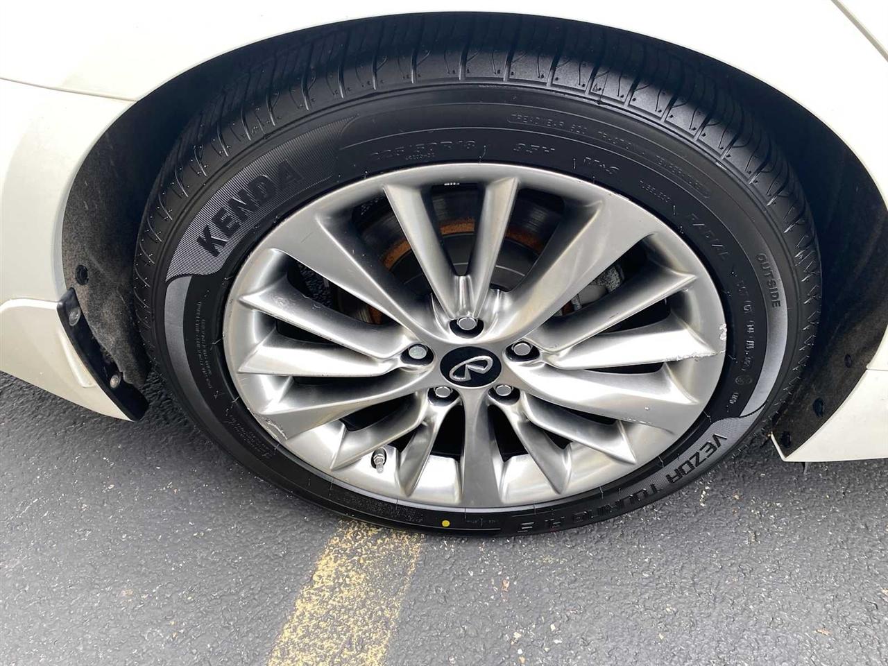 Infiniti Q50 3.0t LUXE AWD 2021