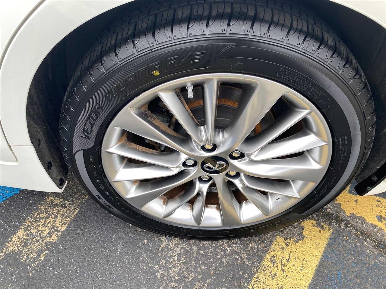 Infiniti Q50 3.0t LUXE AWD 2021