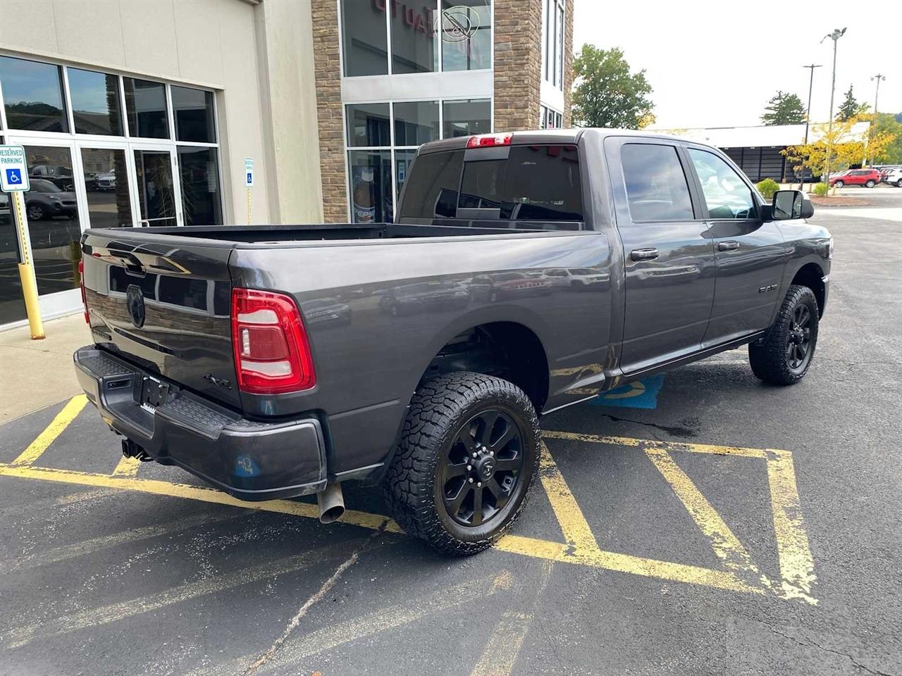 RAM 2500 Big Horn Crew Cab 4WD 2022