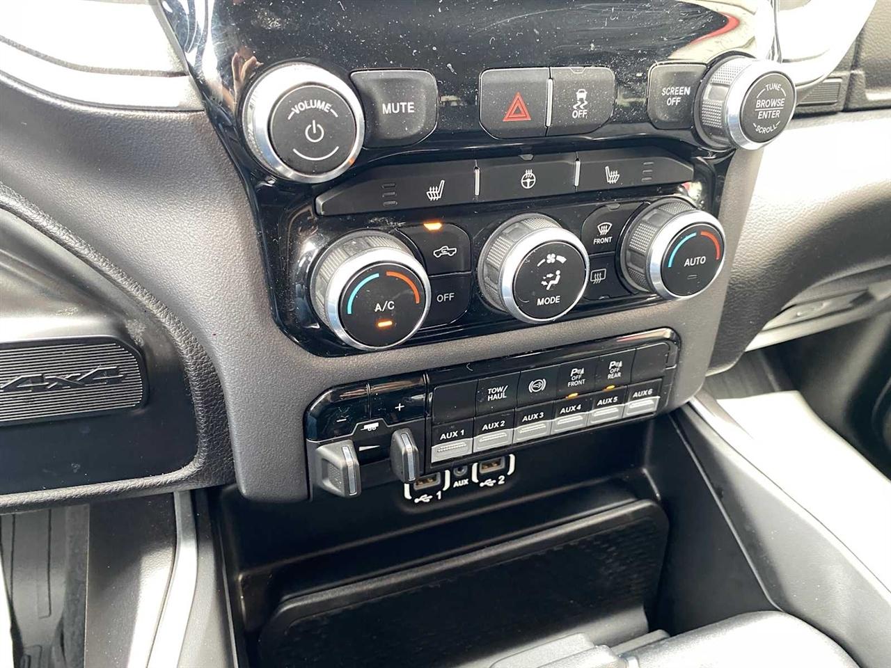 RAM 2500 Big Horn Crew Cab 4WD 2022