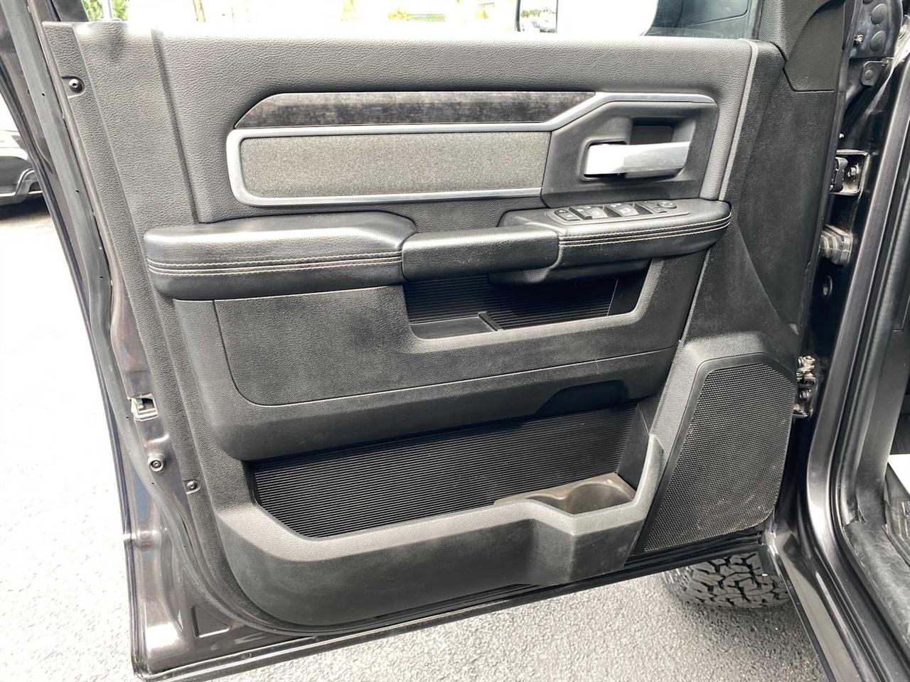 RAM 2500 Big Horn Crew Cab 4WD 2022