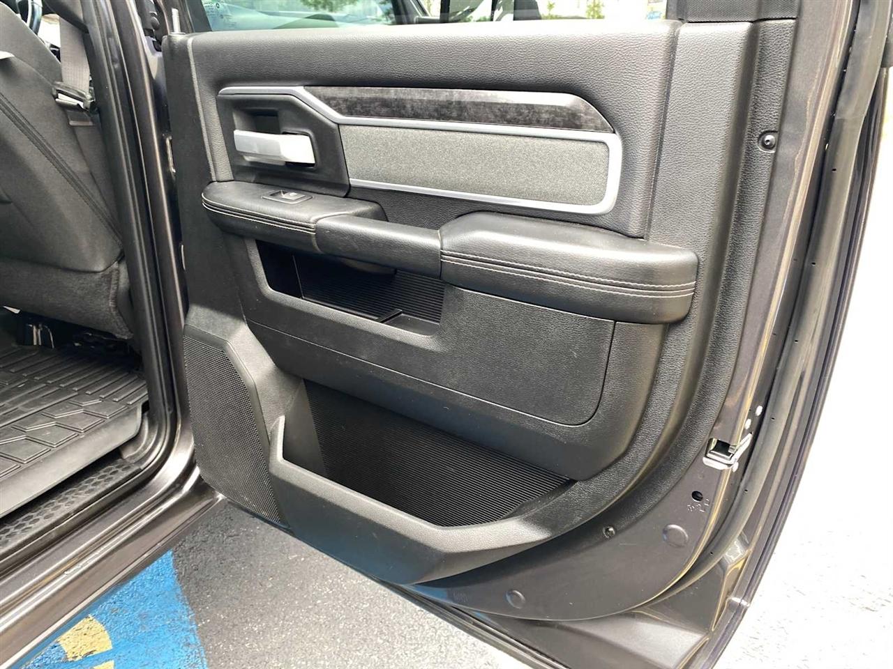 RAM 2500 Big Horn Crew Cab 4WD 2022